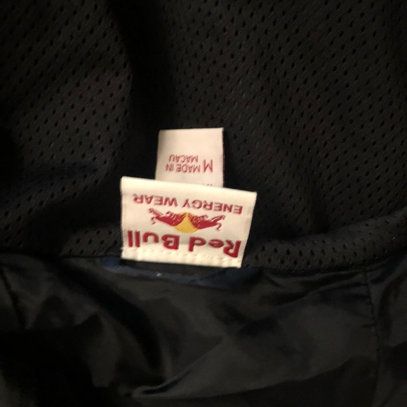 Red Bull SnowJacket - Picture 3 of 5
